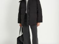 Пуховик с опушкой и воротником-стойкой