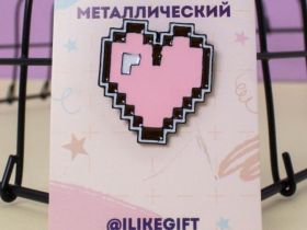 Значок "Pink Heart"
