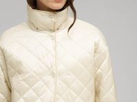 Утепленная куртка со съемным капюшоном