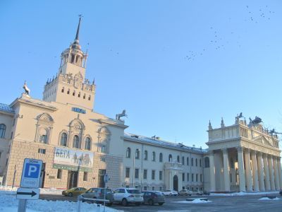 Центральный Московский ипподром, кон. XIX в. - сер. XX в., архитекторы И.Т.Барютин, С.Ф.Кулагин, И.В.Жолтовский, скульпторы С.М.Волнухин, К.А.Клодт (?)