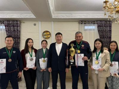 Якутские шашисты завоевали девять медалей международного турнира в Узбекистане