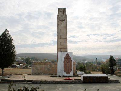Памятный знак в честь воинов-односельчан, погибших в годы Великой Отечественной войны