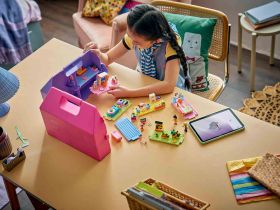 Friends 42697 Конструктор LEGO FRIENDS Кукольный домик в чемоданчике