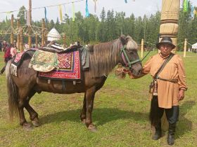 Ни минуты без дела: авиадиспетчер из Сунтара с 50-летним стажем — о своей работе и увлечениях