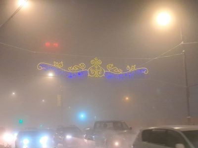 Фотофакт: на проспекте Ленина Якутска появились новогодние световые украшения