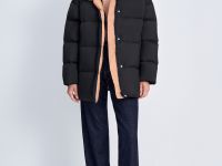 Стеганый пуховик с воротником-стойкой