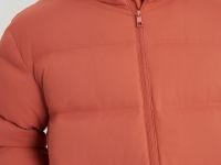 Пуховик с воротником-стойкой и капюшоном