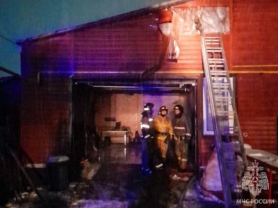 Пожар вспыхнул в частном доме в микрорайоне Марха в Якутске