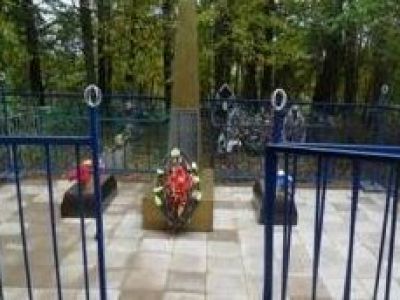 Братская могила воинов Советской Армии, погибших в 1944 г.