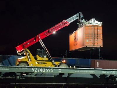 С грузового терминала Столбовая будут отправлять в Якутию по три контейнерных поезда в неделю