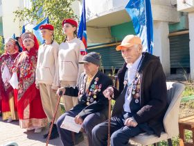 Лампадки с частичками Вечного огня передали ветеранам в Якутске