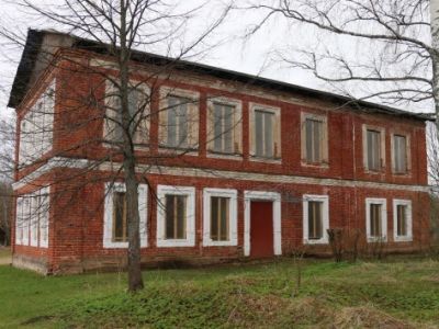 Земское училище с жилыми помещениями