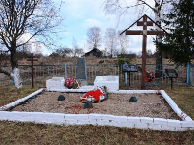 Братская могила советских воинов, погибших в годы Великой Отечественной войны