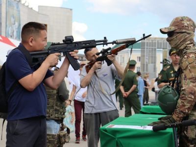 Впервые на ярмарке-выставке учебных заведений в Якутске представили военные профессии