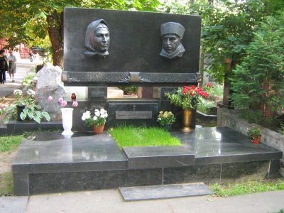 Могила -  Крюков Владимир Викторович (1897-1959), генерал-лейтенант, Герой Советского Союза