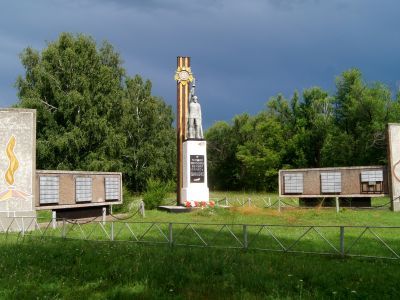Мемориальный комплекс воинам - односельчанам, погибшим в годы Великой Отечественной войны (1941-1945 гг.)