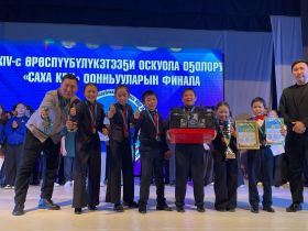 Команда Горного района стала чемпионом финала школьных игр «Саха КВН»
