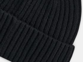 Шапка из шерсти