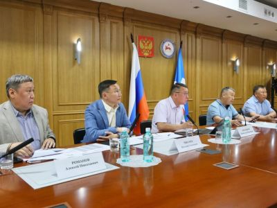 Дмитрий Садовников провел заседание по долгам муниципалитетов за ЖКУ