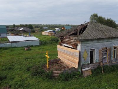 Деревянная церковь (сельский клуб)