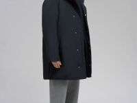 Пуховое пальто с капюшоном и отложным воротником