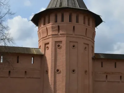 Северная башня восточной стены (Стучилова)