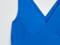 Платье с v-образным вырезом