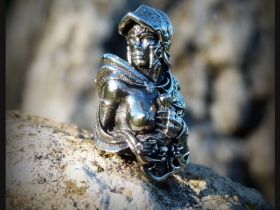 Бусина для темляка Воительница, мельхиор