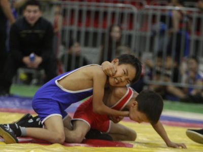 Около 1400 юных участников собрал фестиваль борьбы в Якутске