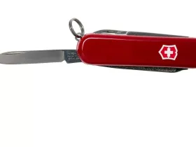 Нож перочинный Victorinox SwissLite 0.6228 58мм 7 функций красный