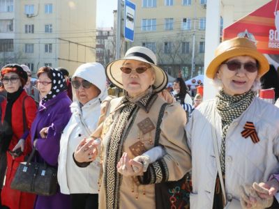 На площади Победы в Якутске станцевали «Осуохай Победы»