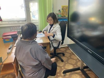 «Мобильные врачи» осмотрели жителей труднодоступного арктического села Уянди