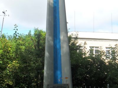 Братская могила советских воинов, погибших в боях с немецко-фашистскими захватчиками