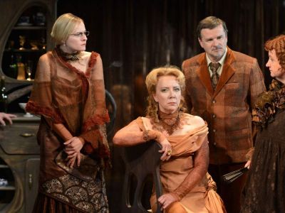 Билеты на Два часа в благородном семействе, или О чём скрипела дверь (Русская антреприза им. Андрея Миронова) / Театр | Афиша | ИнфоТаймс