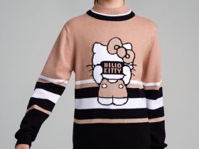 Свитер трикотажный для девочек