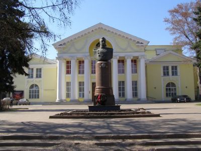 Здание, где 15 декабря 1942 г. впервые в истории Великой Отечественной войны советские парламентеры предъявили ультиматум о сдаче штабу фашистского гарнизона