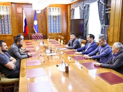 Перспективы развития единоборств обсудил Айсен Николаев с представителями лиги Хабиба Нурмагомедова