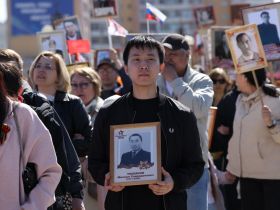 Фото. В Якутске акция «Бессмертный полк» собрала более 50 тысяч человек