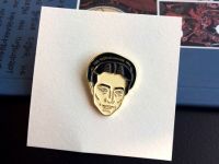 Значок эмалированный Симона де Бовуар