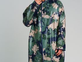 Плащ из полимерного материала для мужчин (дождевик)