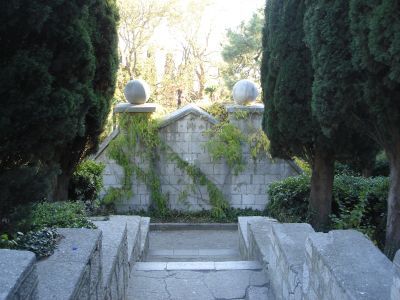 Памятник на братской могиле красногвардейцев (архитектор Я.П.Бирзгал)