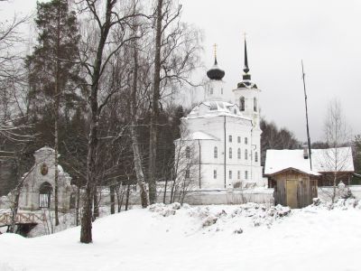 Ограда с восточными и западными воротами церкви Николая Чудотворца