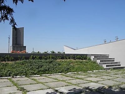 Памятный знак в честь воинов-односельчан, погибших в годы Великой Отечественной войны