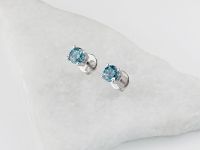 Пусеты из белого золота с бриллиантами э4001пс11102200