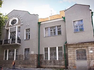 Дом Петровых