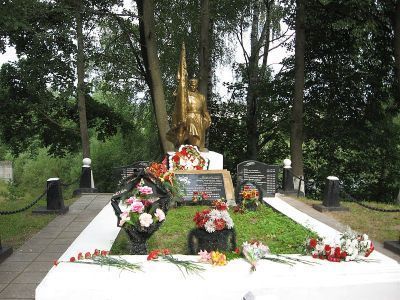 Братская могила воинов Советской Армии, погибших в 1944 г.