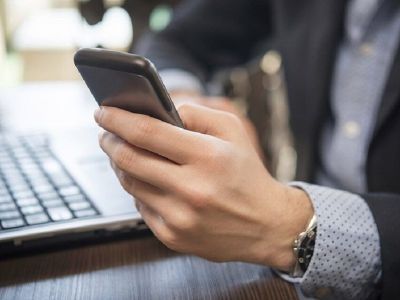 Операторы связи в РФ начали взимать плату за подключение SIM-карты