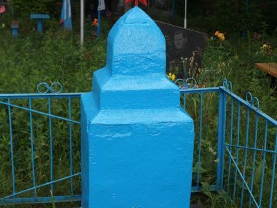 Братская могила 4 советских воинов, погибших в 1943 г. в боях с немецко-фашистскими захватчиками