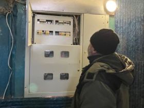 В Черском отремонтировали систему электроснабжения в шести домах