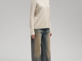 Легкий базовый джемпер прямого кроя